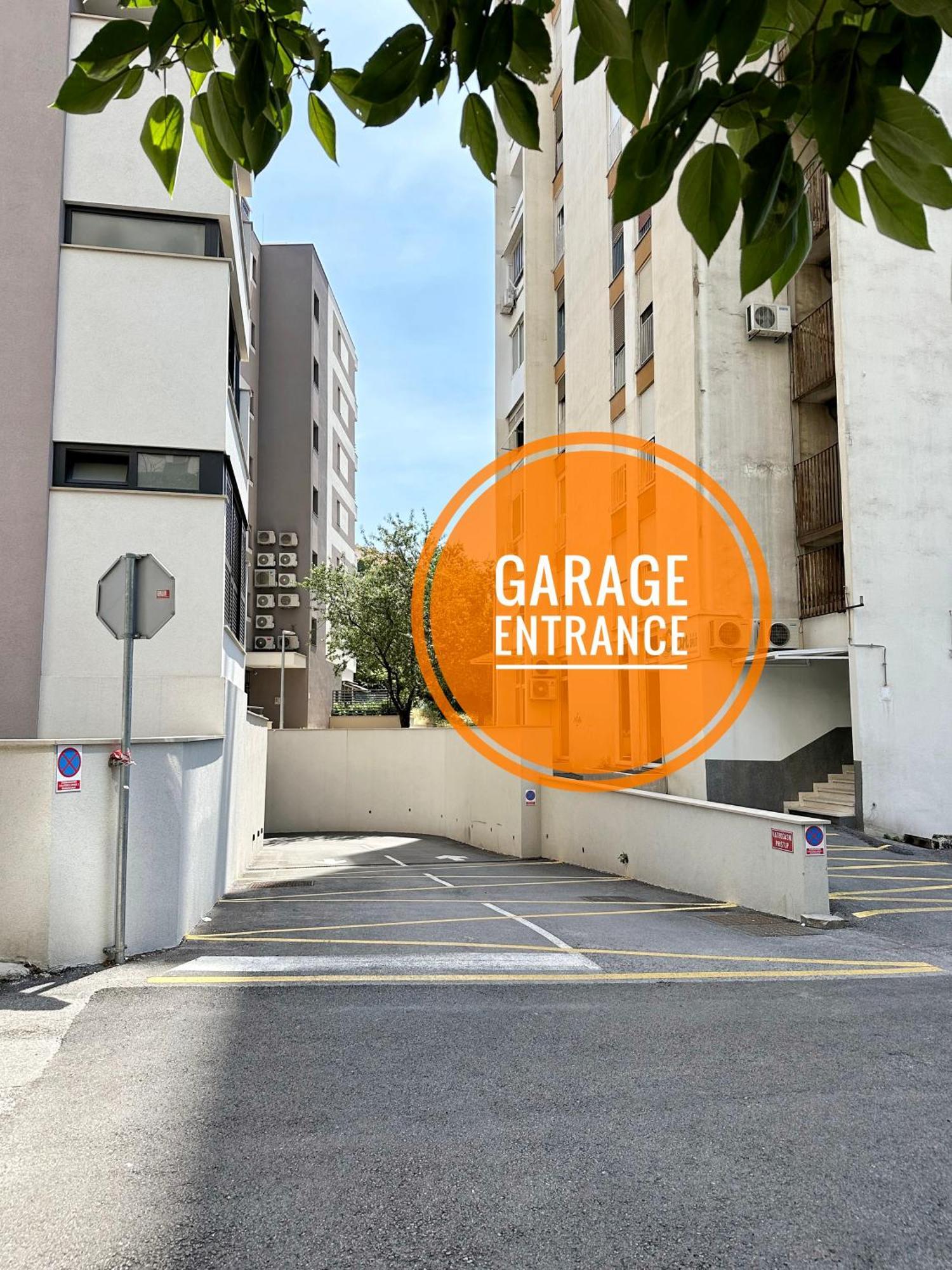 スプリトS'Akvarel 4 - Private Garageアパートメント エクステリア 写真